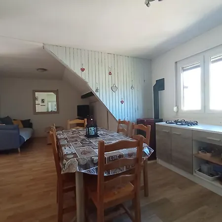 Apartment 6 Personnes Proche La Bresse Avec Vue Montagne